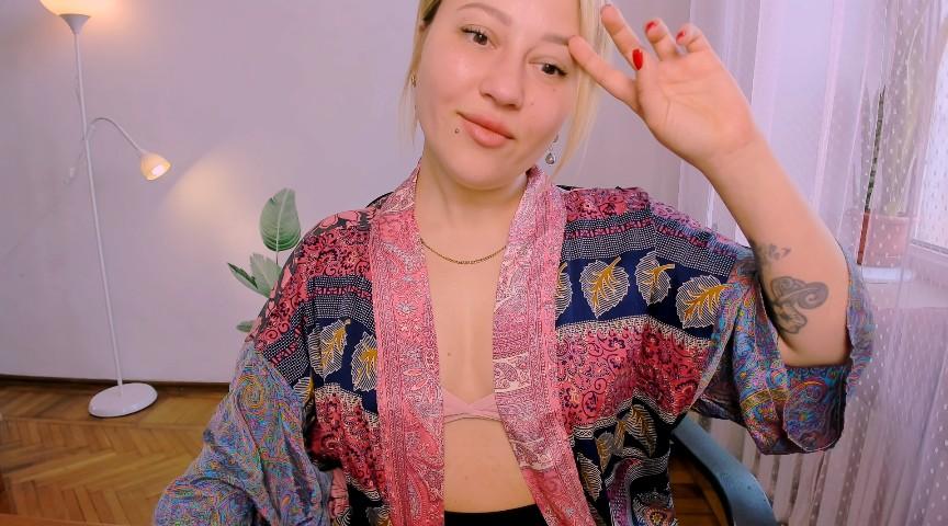 Webcam chat profile for MonaMoon: Toys