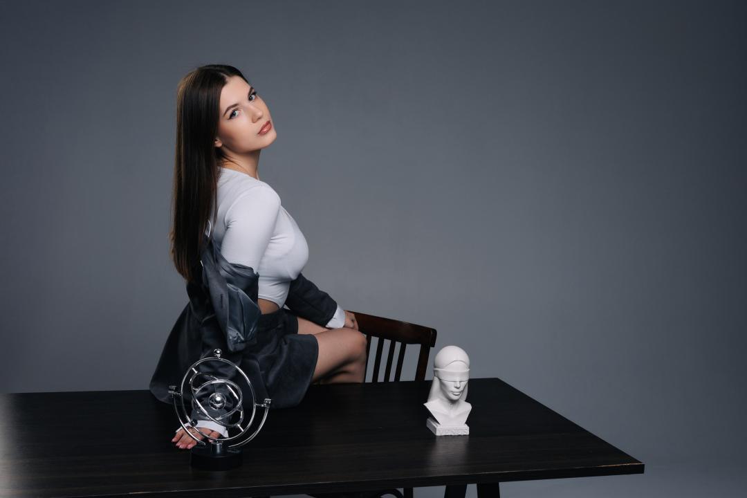 Webcam chat profile for BelleLovely: Legs, feet & shoes