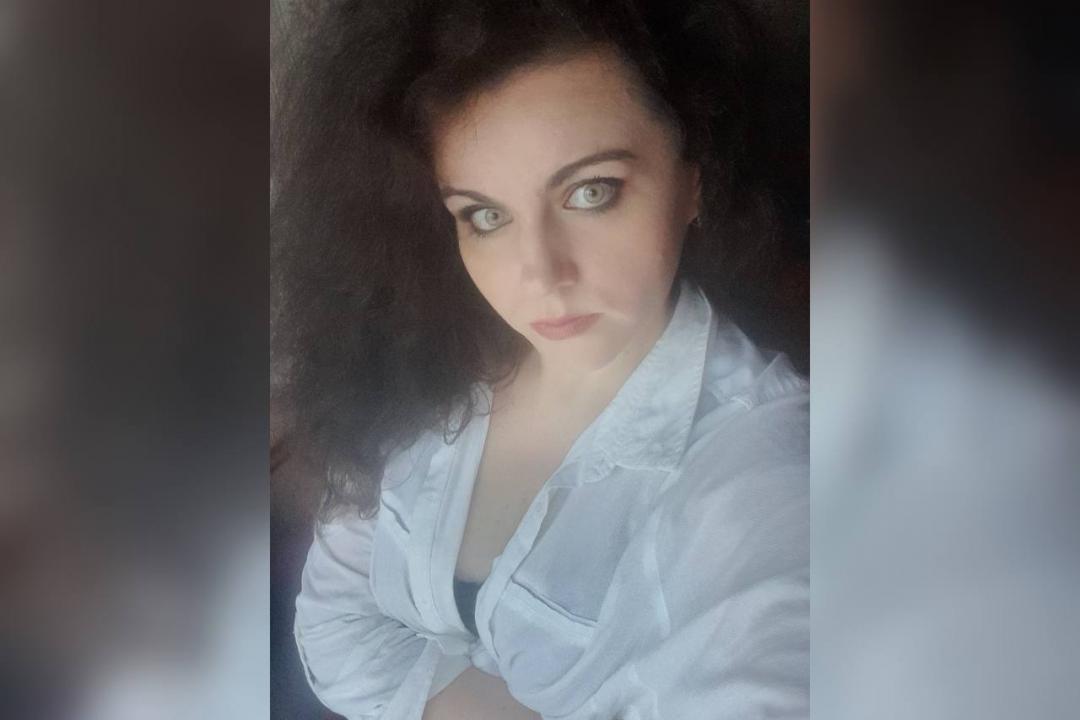 Webcam chat profile for LilyGrace: Smoking