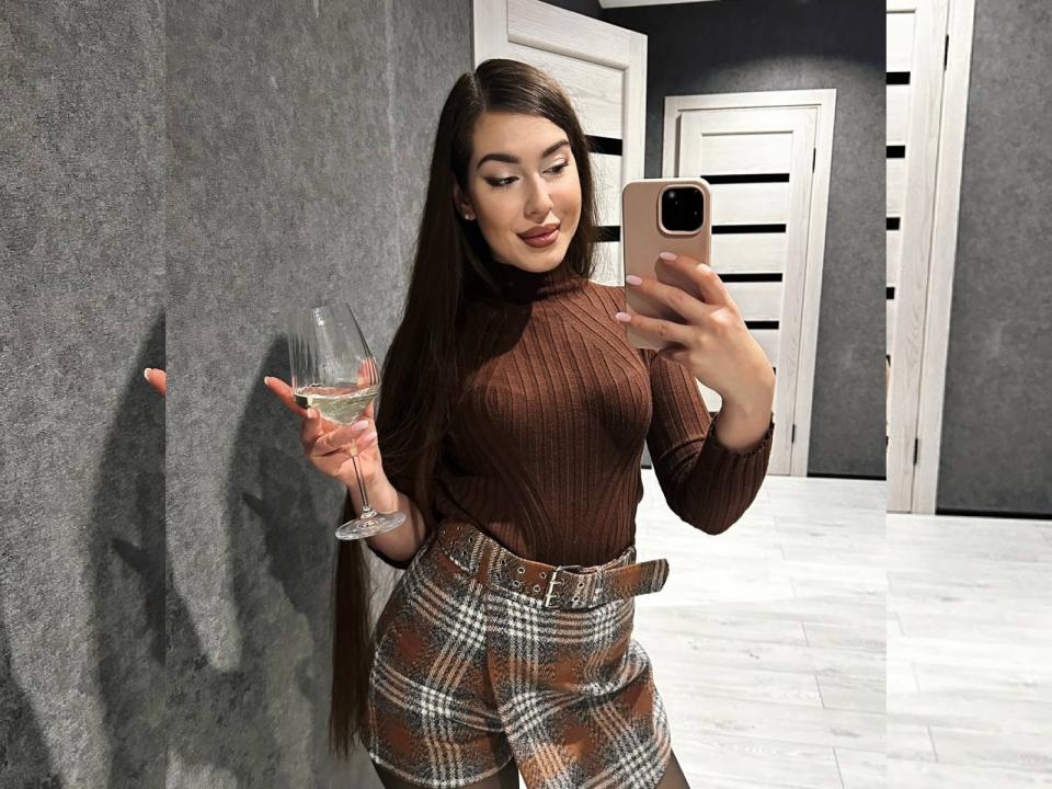 Webcam chat profile for xMeganx: Outfits