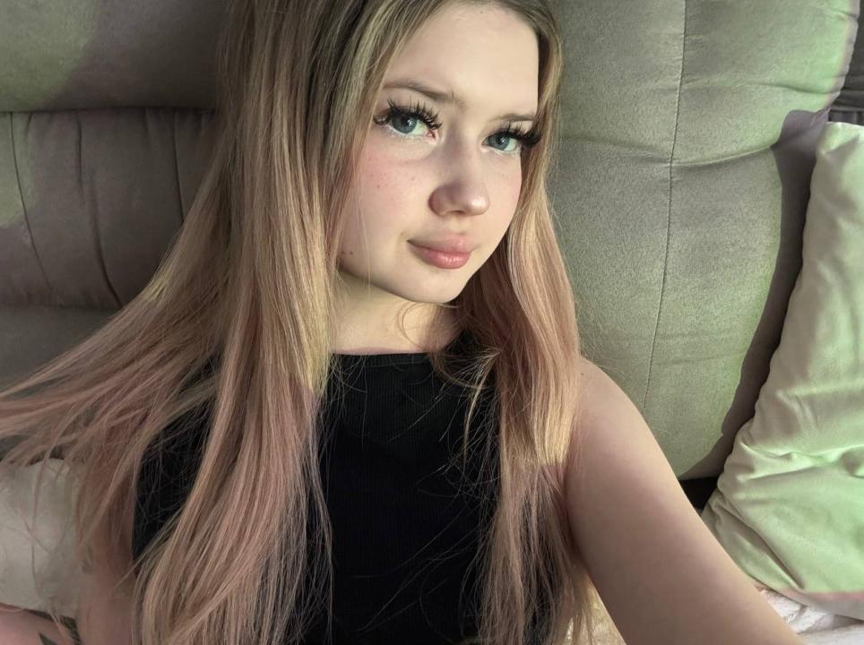 Webcam chat profile for 1Chrissy: Ask about my Hobbies