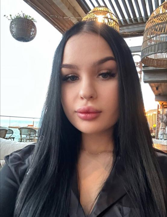 Webcam chat profile for SunnyLina