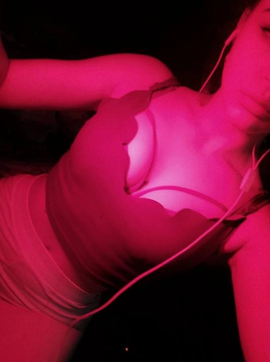 Webcam chat profile for babyfox: Bondage & discipline