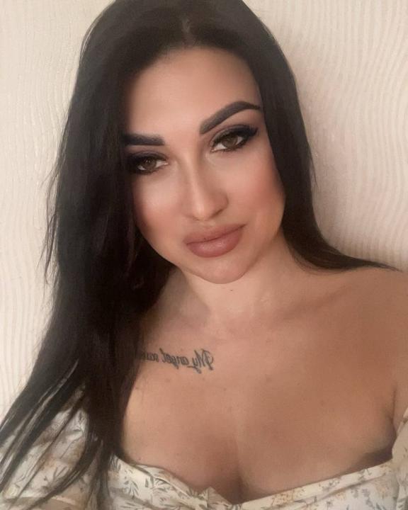 Webcam chat profile for DiamondMadam