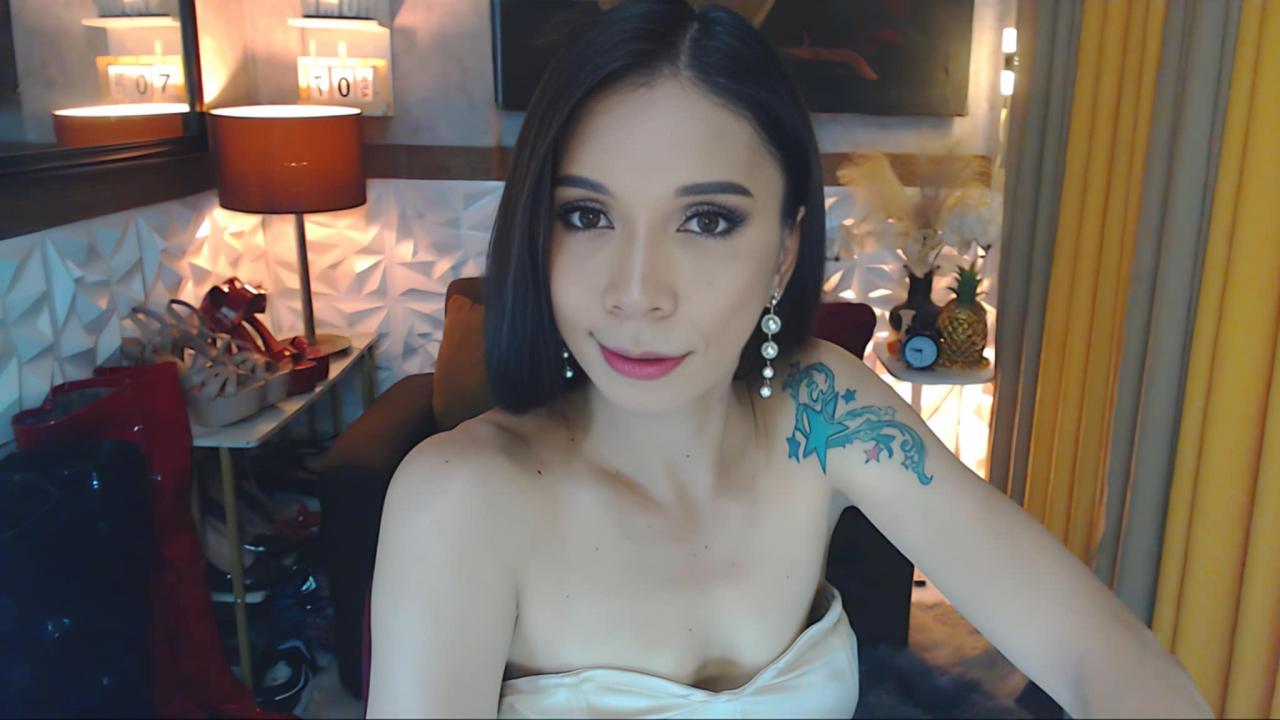 Webcam chat profile for CELINAFOX: Dominatrix