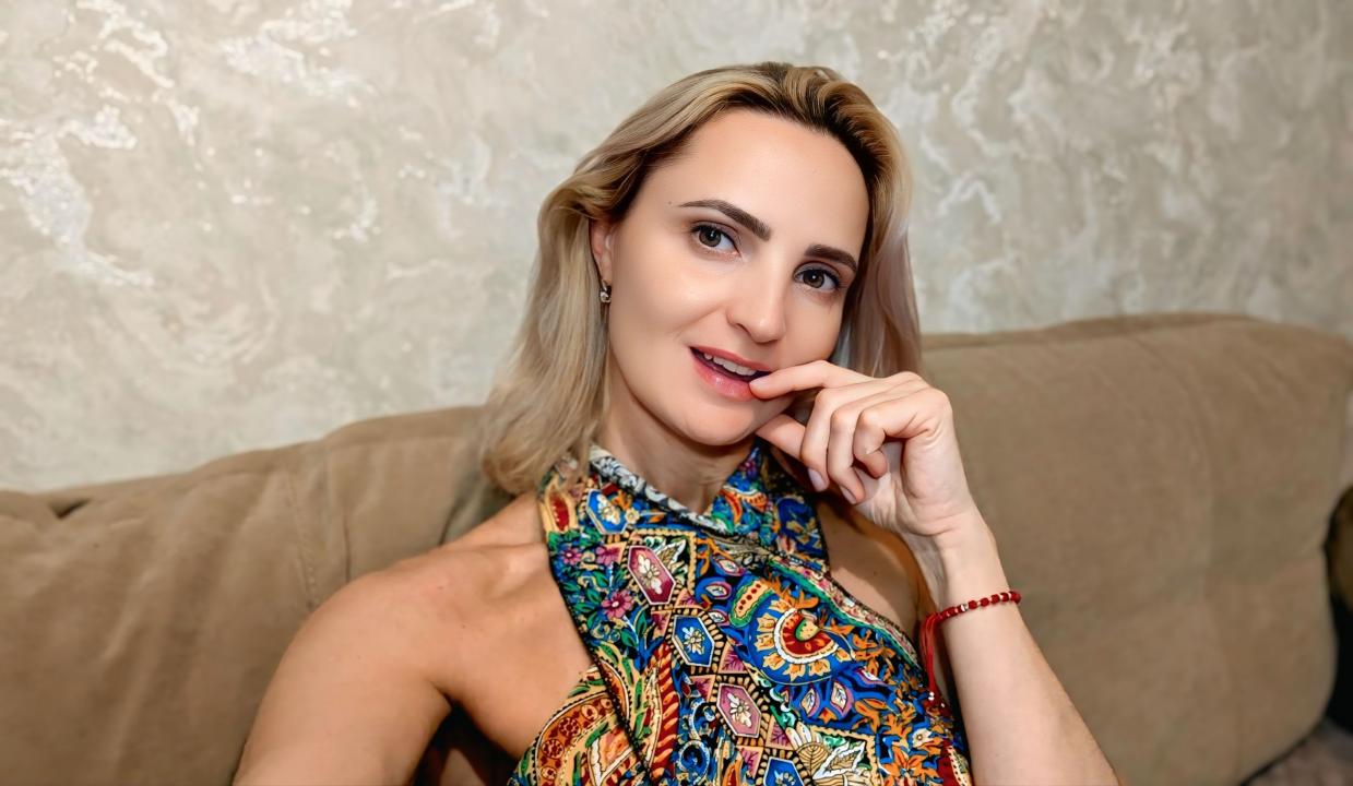 Webcam chat profile for heavenlyqueen: Sports