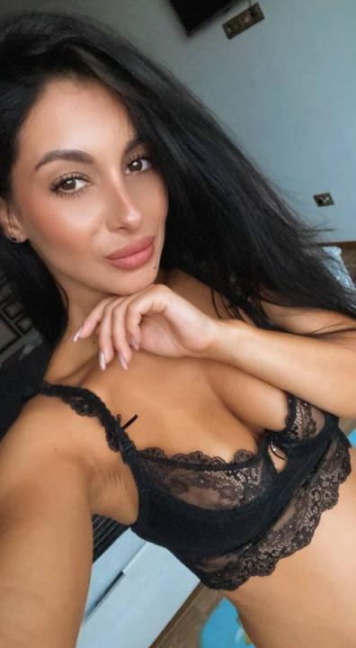 Webcam chat profile for TeaseInLace1