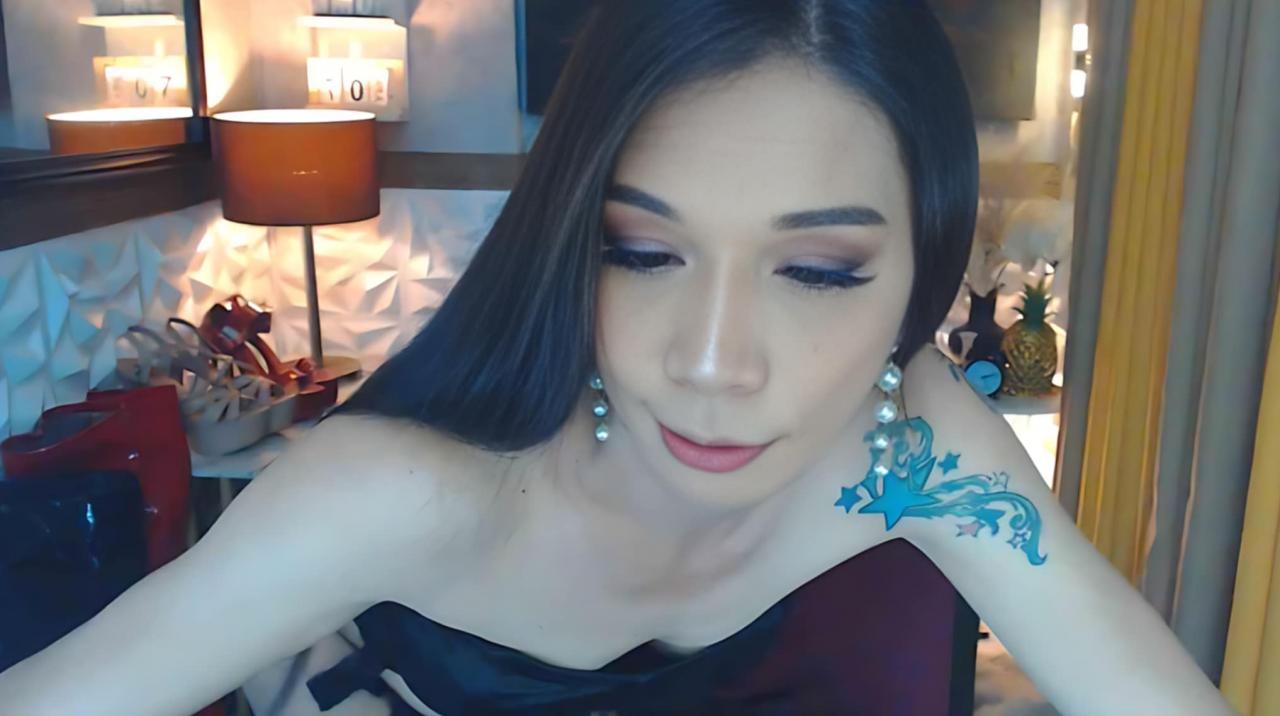 Webcam chat profile for CELINAFOX: Dominatrix