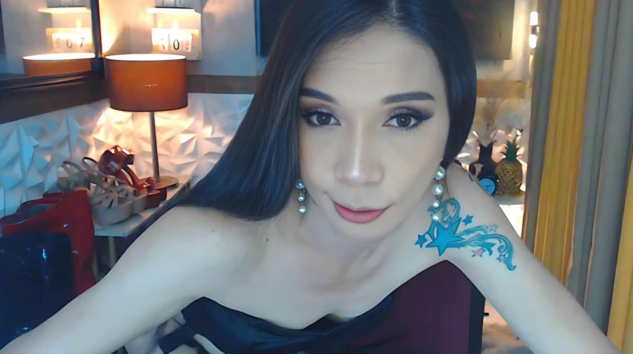 Webcam chat profile for CELINAFOX: Dominatrix