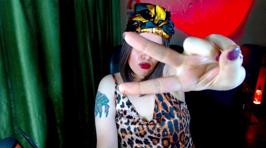 Webcam chat profile for Lucywmiller: Outfits