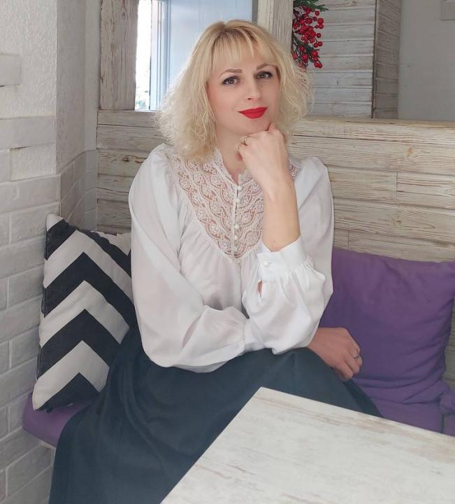 Webcam chat profile for MiaSkye: Travel