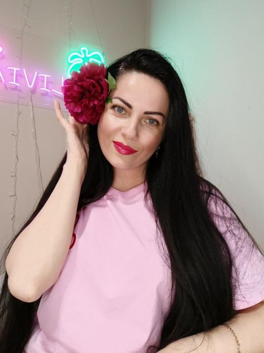 Webcam chat profile for SavageKitten