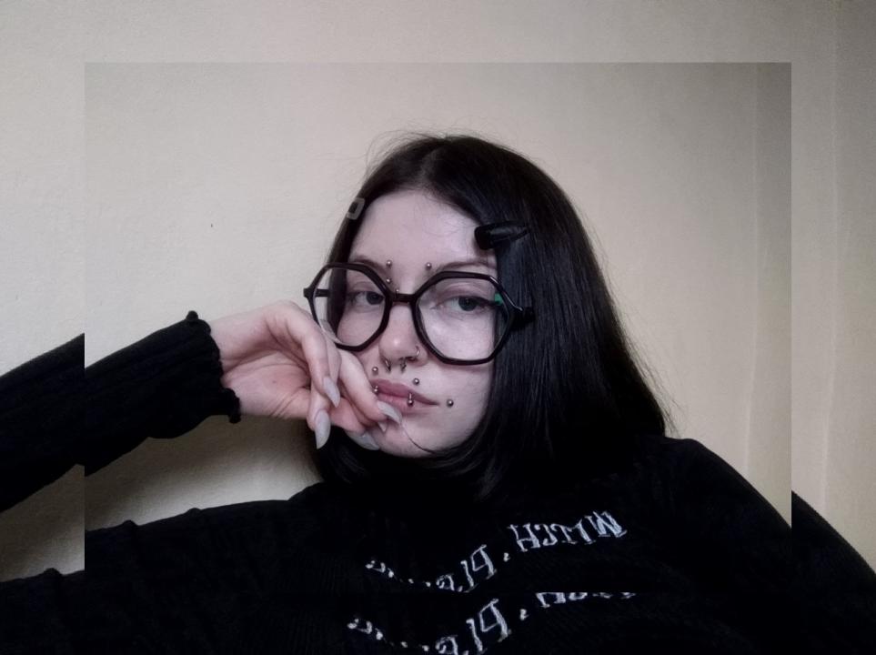 Webcam chat profile for Naatti: Outfits