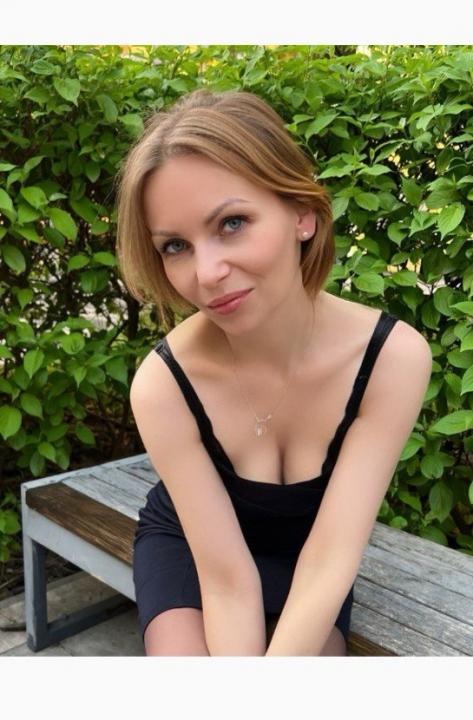 Webcam chat profile for LittleFoxyy: Outdoor Activities
