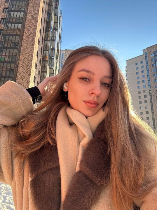 Webcam chat profile for AnnaBeauty: Leather