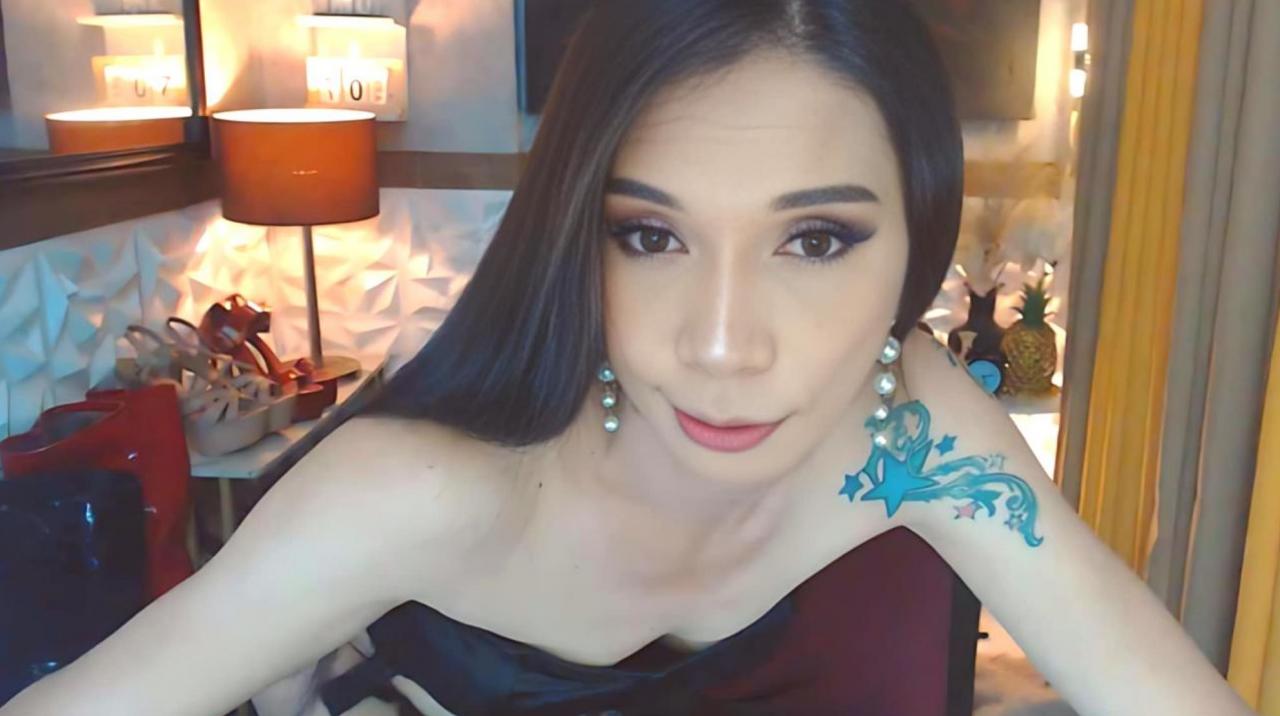 Webcam chat profile for CELINAFOX: Dominatrix