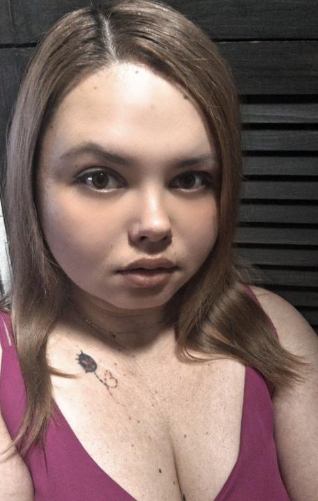 Webcam chat profile for WildRose
