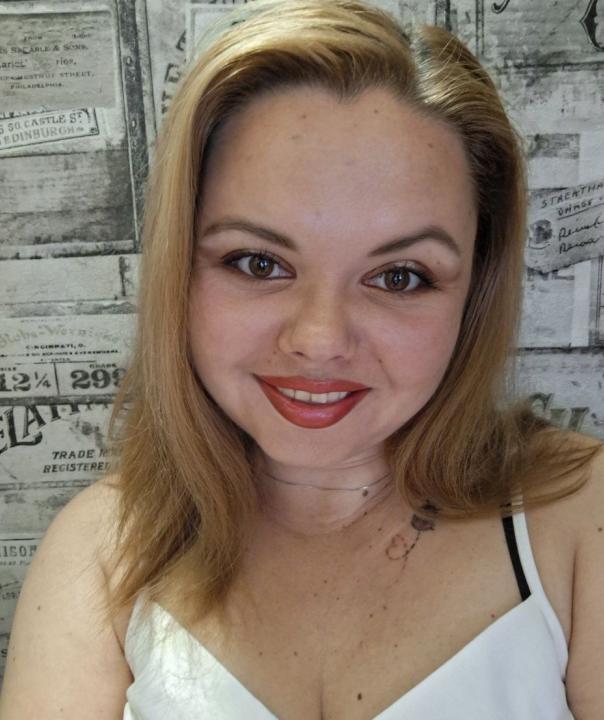 Webcam chat profile for WildRose