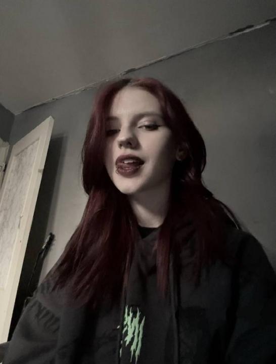 Webcam chat profile for Mar1ia: Ask about my Hobbies