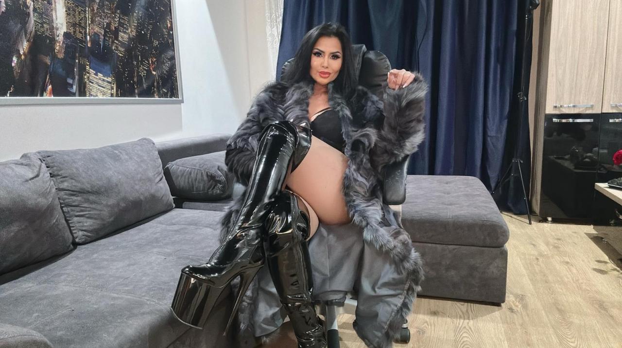 Webcam chat profile for 1BestMistress: Dominatrix