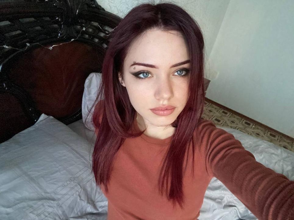 Webcam chat profile for ShiningFairy: Outfits