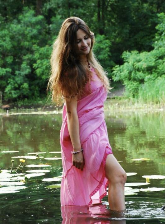 Webcam chat profile for MoonlitVeil: Outdoor Activities