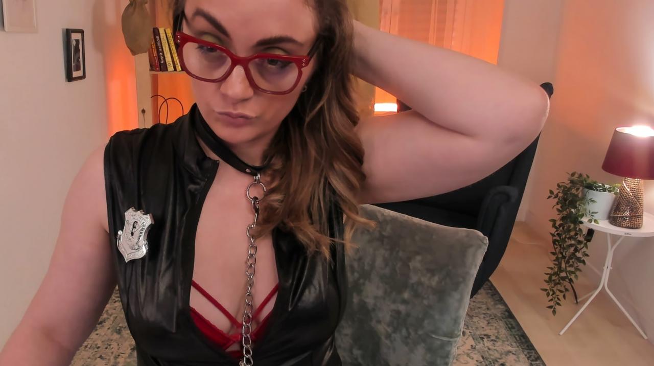 Webcam chat profile for AdelaideRosabel: Leather