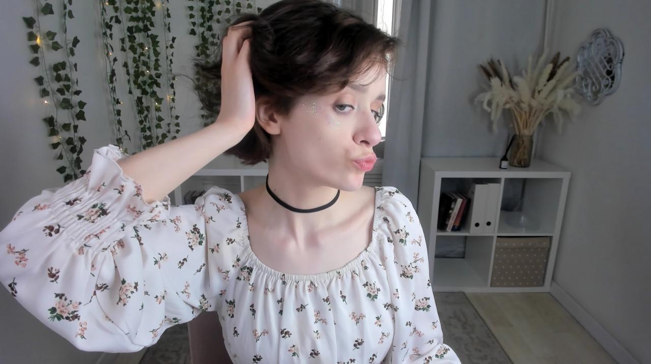 Webcam chat profile for FrancescaSmit: Kissing
