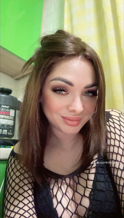 Webcam chat profile for Tatka93: Legs, feet & shoes
