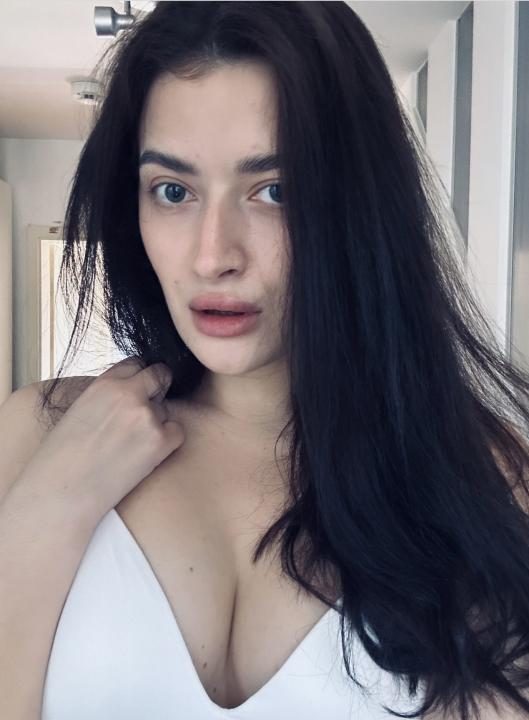 Webcam chat profile for RoniseE