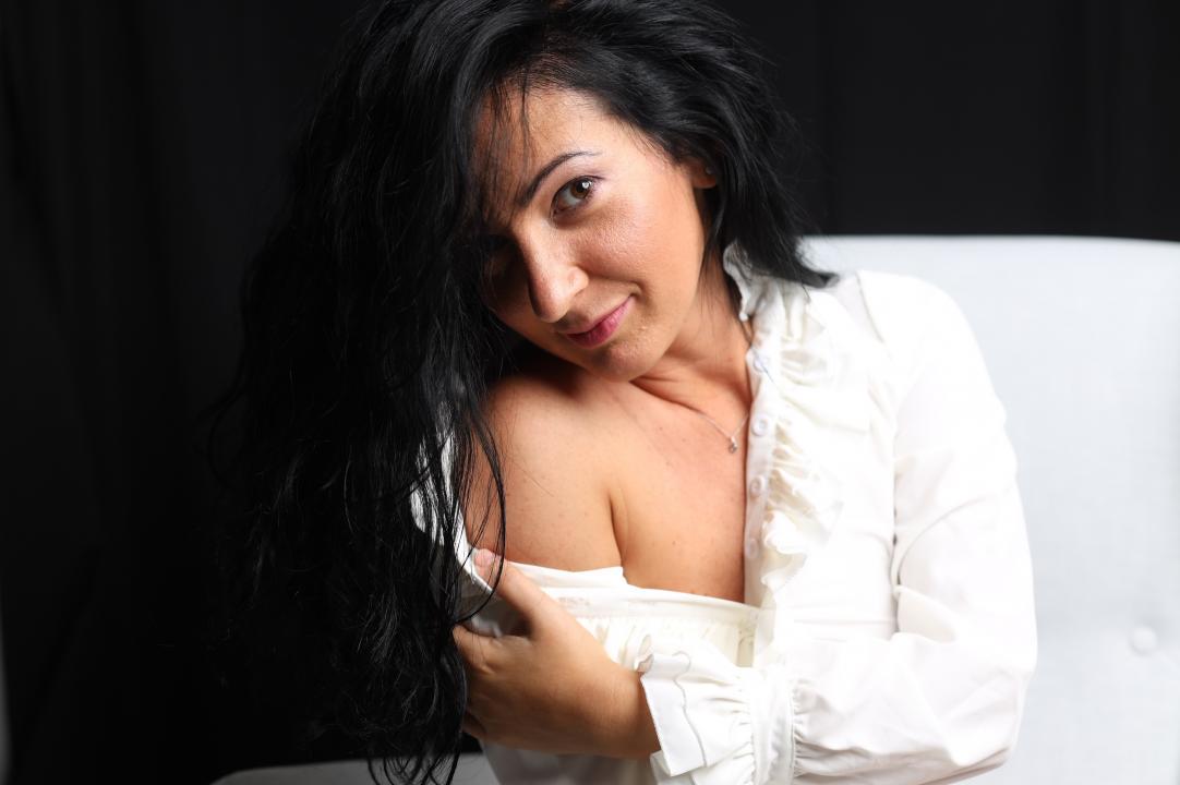 Webcam chat profile for KarinaBlair: Leather