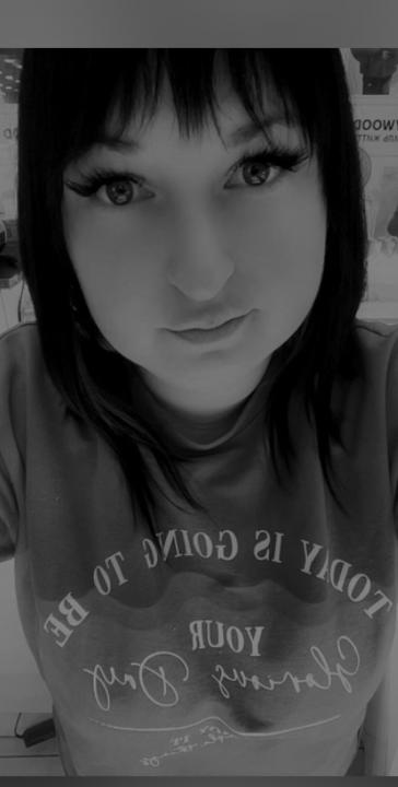 Webcam chat profile for TenderGlow1