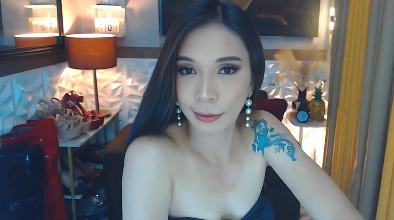 Webcam chat profile for CELINAFOX: Dominatrix