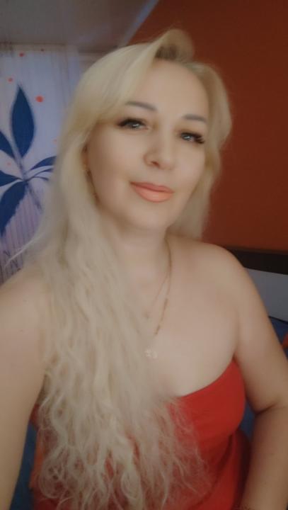Webcam chat profile for ButterflyAlice: Nails