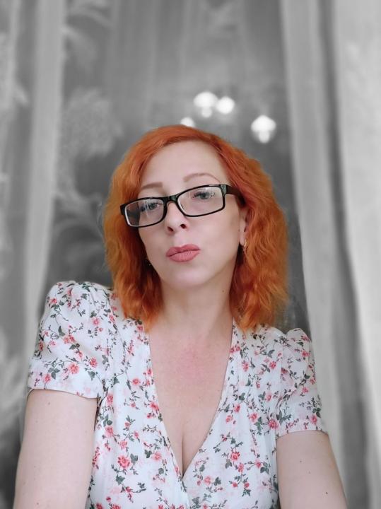 Webcam chat profile for HotMood0
