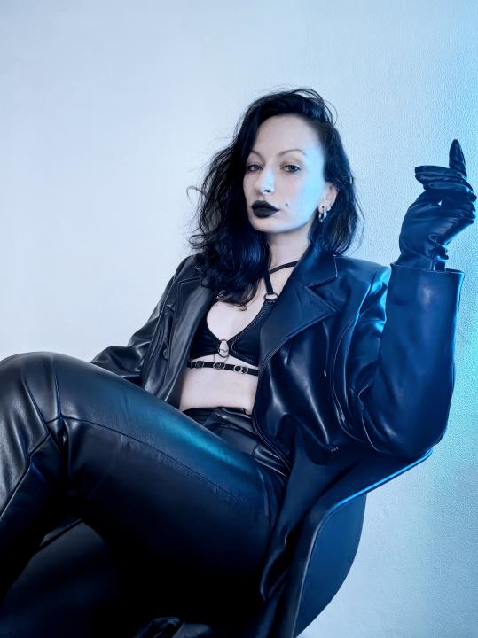 Webcam chat profile for enslavement: Dominatrix