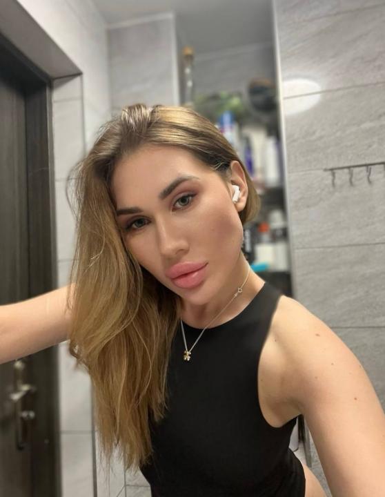 Webcam chat profile for BohdanaA: Ask about my Hobbies