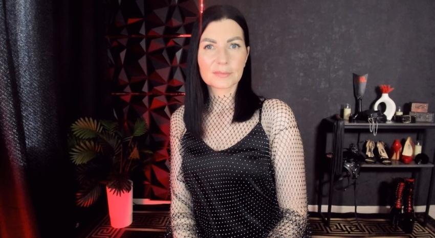 Webcam chat profile for MonicaCheerful: Dominatrix