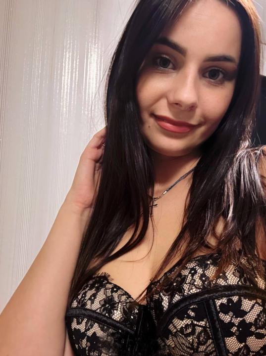 Webcam chat profile for AnnaBogdan: Legs, feet & shoes
