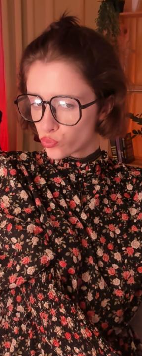 Webcam chat profile for FrancescaSmit: Kissing