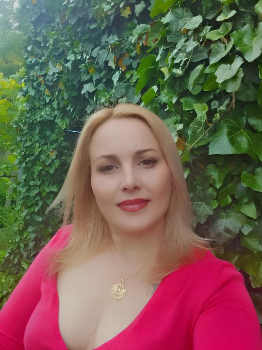 Webcam chat profile for EmmaDarsy: Outfits