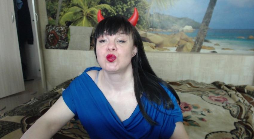 Webcam chat profile for Destinybbb: Bondage & discipline