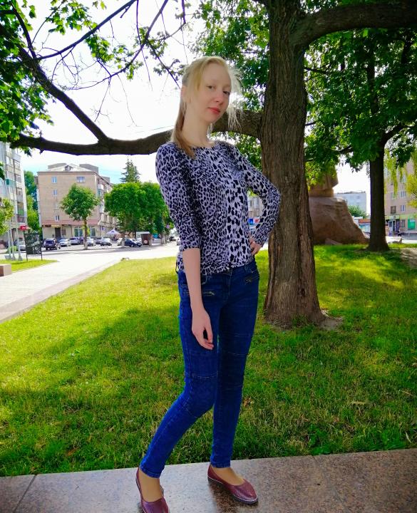 Webcam chat profile for LoveWhisper: Outfits