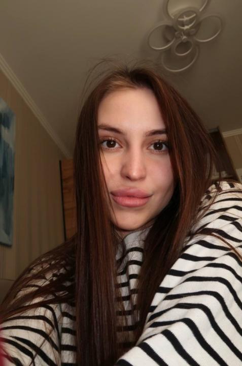 Webcam chat profile for Violet: Ask about my Hobbies