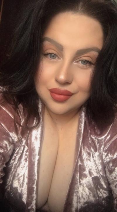 Webcam chat profile for MadisonN