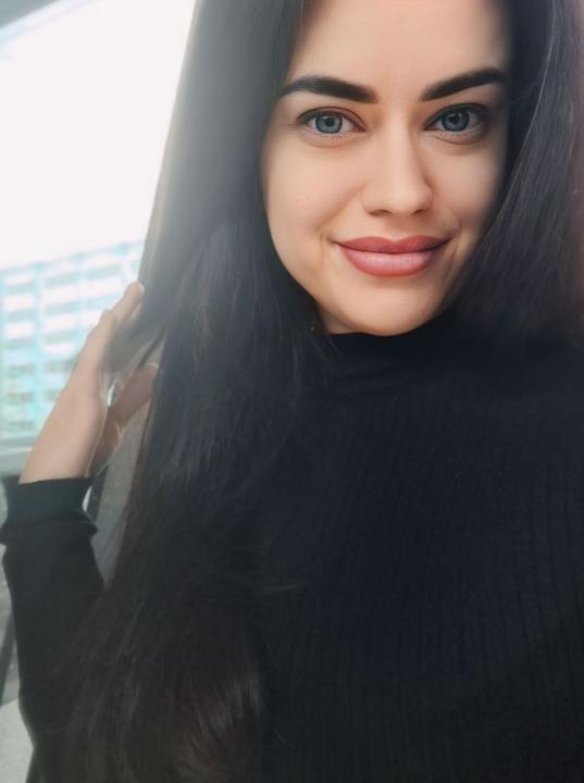 Webcam chat profile for Vikoniya: Ask about my Hobbies