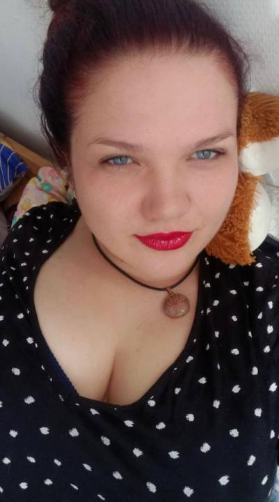 Webcam chat profile for KristinaSi: Ask about my Hobbies