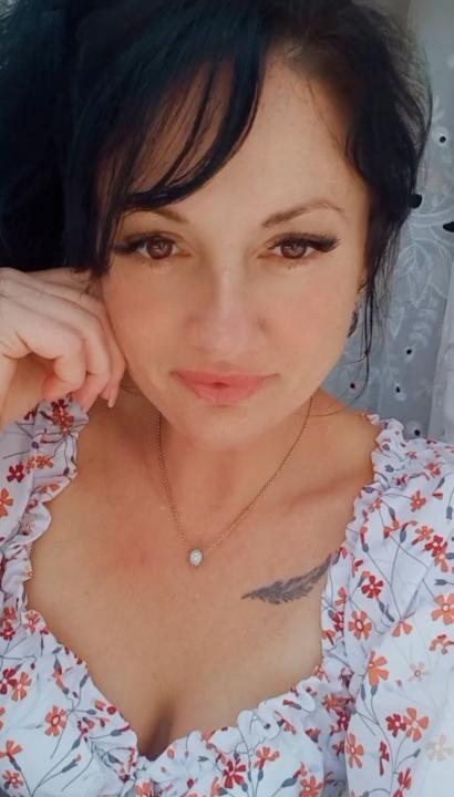 Webcam chat profile for Milana30
