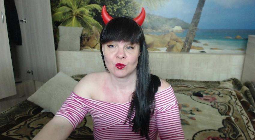 Webcam chat profile for Destinybbb: Bondage & discipline