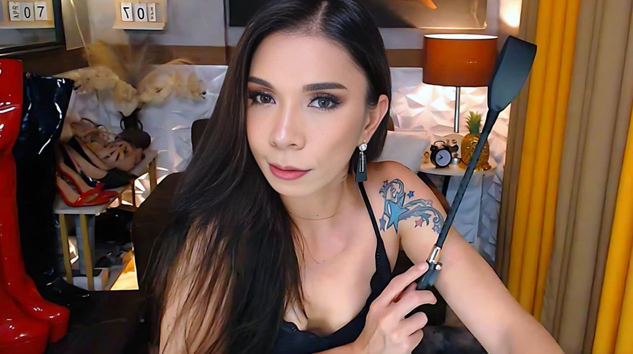 Webcam chat profile for CELINAFOX: Dominatrix